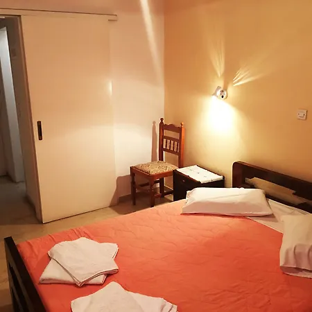 Lodos Hotel Karterádos